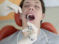 Chăm sóc răng sau khi nhổ răng thế nào ?