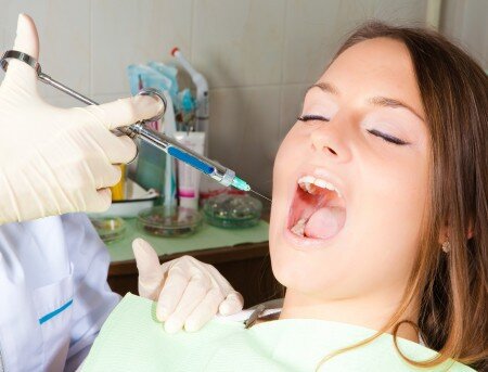 Dịch vụ nhổ răng không đau tại trung tâm nha khoa