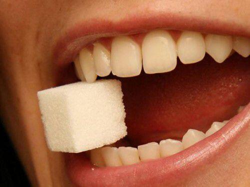 Tẩy trắng răng tại nhà làm sao cho đúng