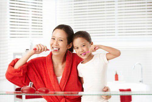 Trẻ e có nên đánh răng sau khi ăn ?