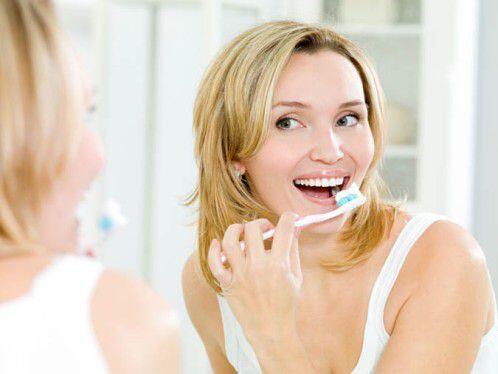 Thói quen đánh răng hàng ngày và bệnh lý răng miệng