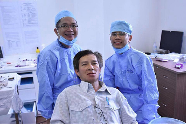 Trồng Implant